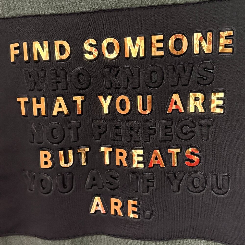 NWT'S Emily Tracy Gold Lettering 3D Effect Quote Saying Junior Sweater Size L
